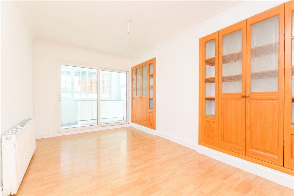 Property photo 3 of 12 Dining Area