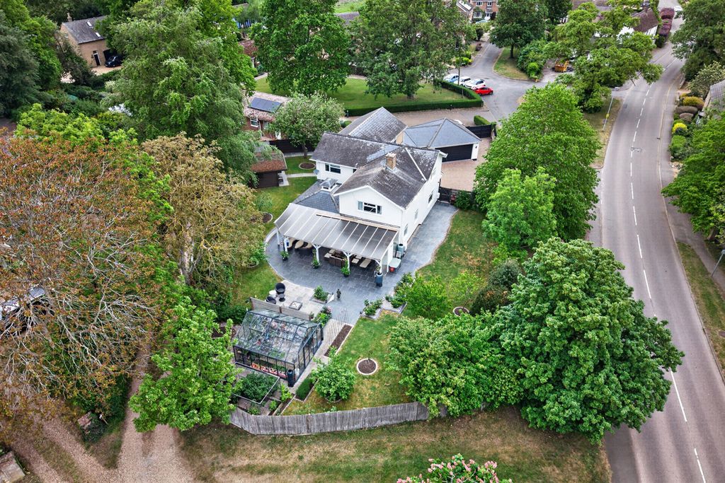 Property photo 2 of 30 Exterior