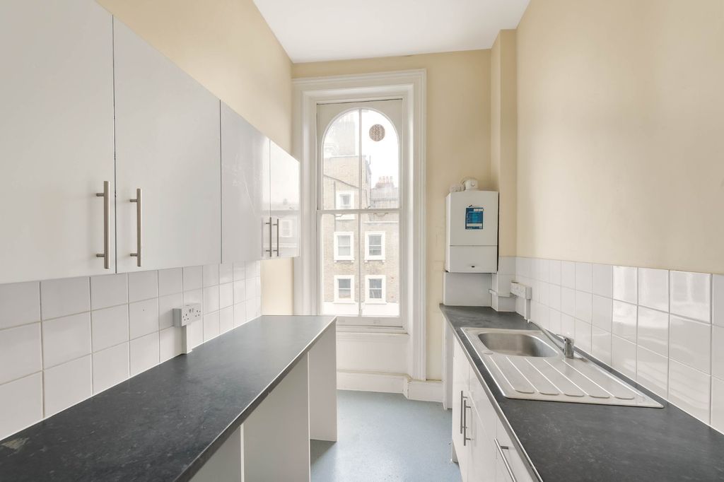 Property photo 2 of 5 Kitchen