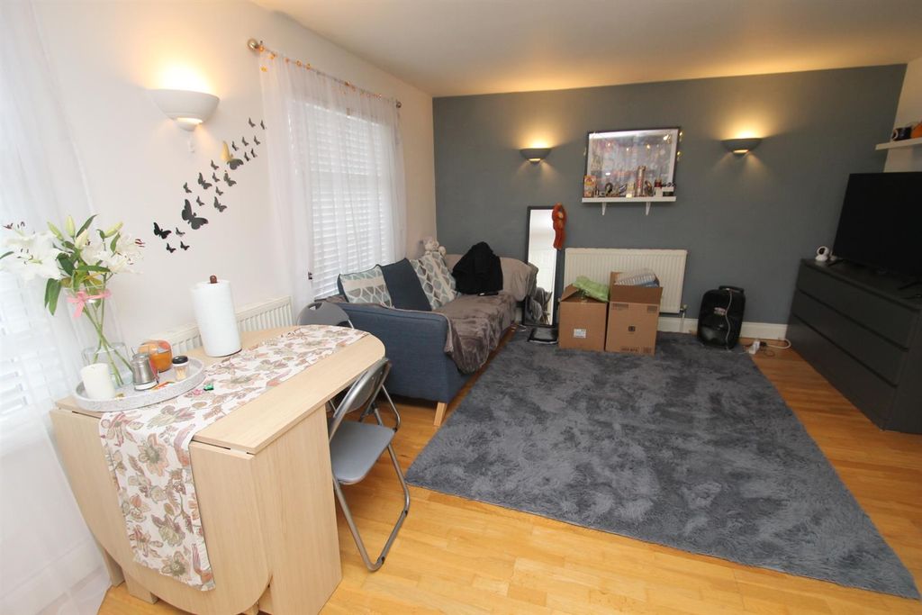 Property photo 3 of 8 Img_9923.Jpg