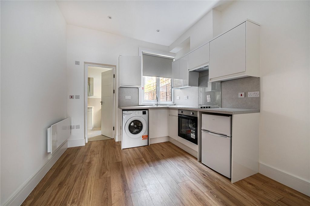 Property photo 3 of 11 Picture No. 14