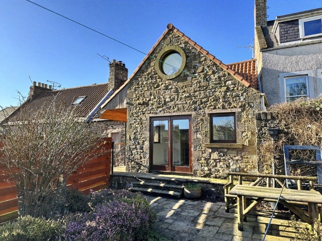 Property photo 1 of 28