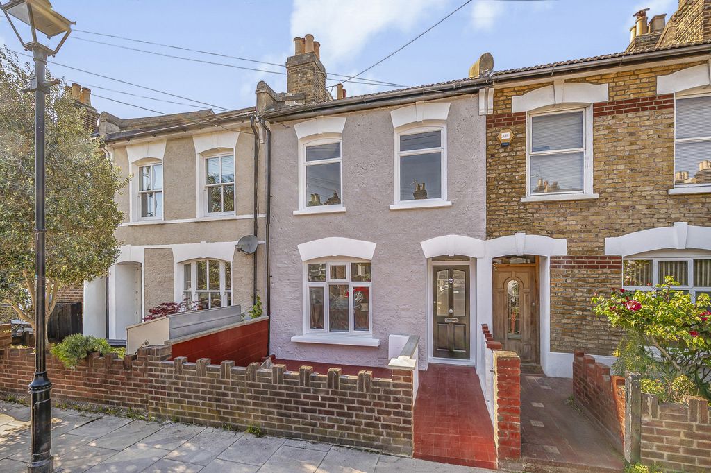 Property photo 1 of 12