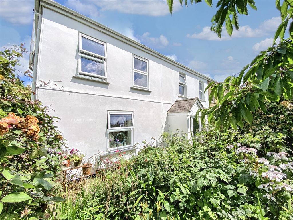 Property photo 1 of 35