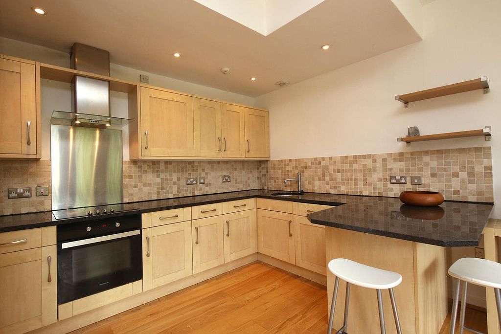 Property photo 3 of 21 8Gasgke6Zuem_Gcr-Wh7Ya.Jpg