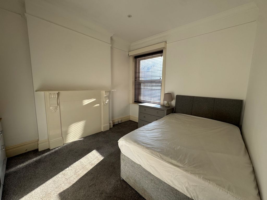 Property photo 2 of 5 1