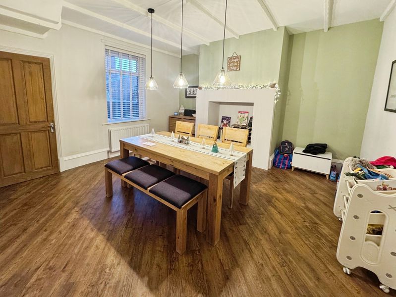 Property photo 3 of 9 Photo 5