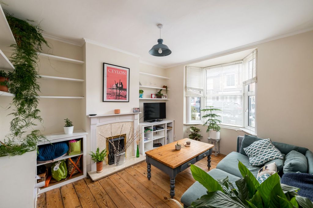 Property photo 2 of 12