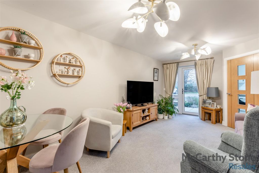 Property photo 3 of 25 8677390-Interior07.Jpg