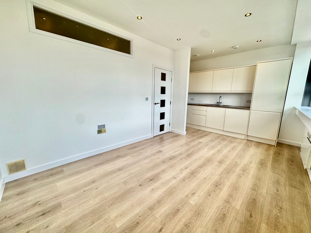 Property photo 2 of 4 Image