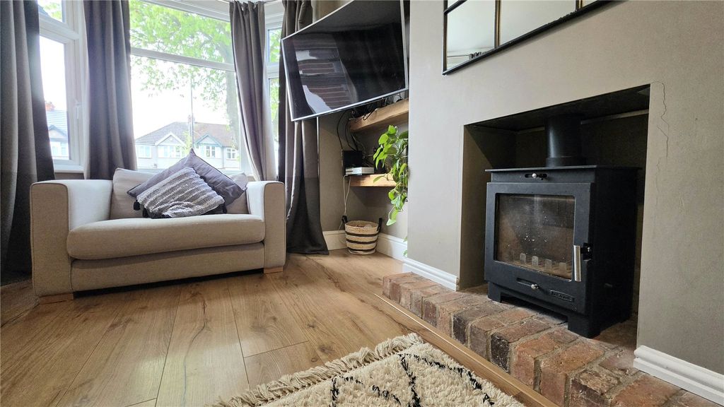 Property photo 3 of 49 Picture No. 04