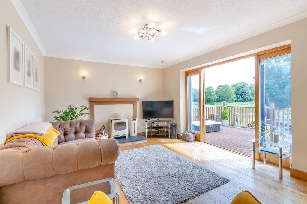 Property photo 3 of 49