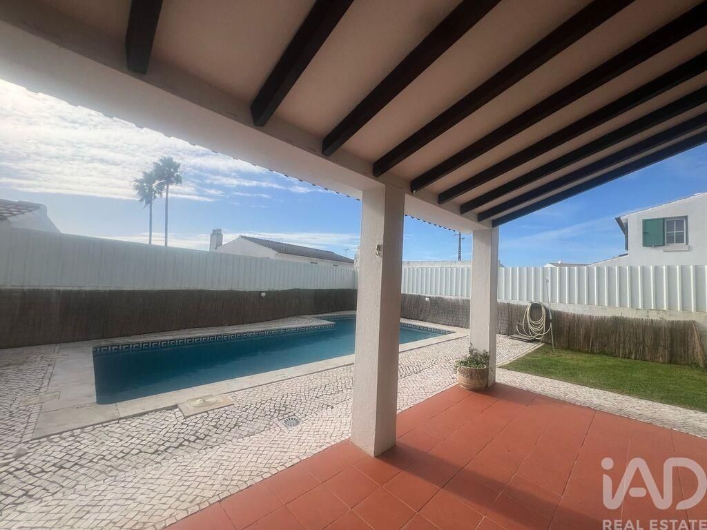 Property photo 2 of 39