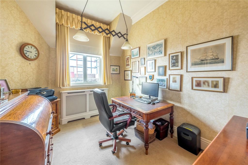 Additional image 7 of 3 bed flat for saleWolfs Row, Oxted, Surrey RH8