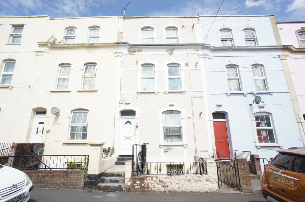 Property photo 1 of 9 Front