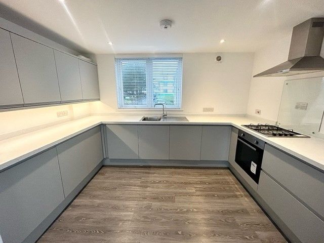 Property photo 3 of 14 Kitchen