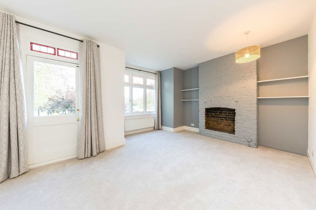 Property photo 2 of 6