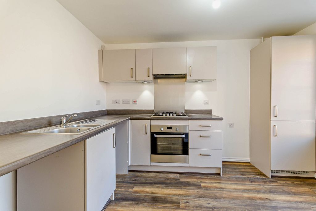 Property photo 2 of 17 Kitchen