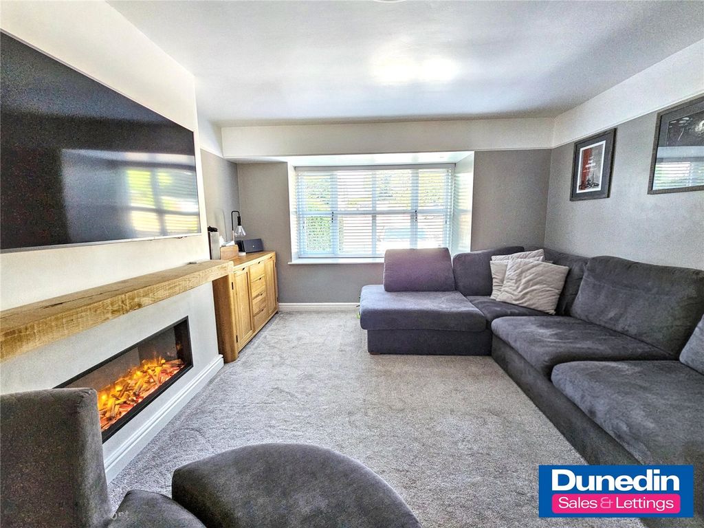 Property photo 3 of 30 Picture No. 64