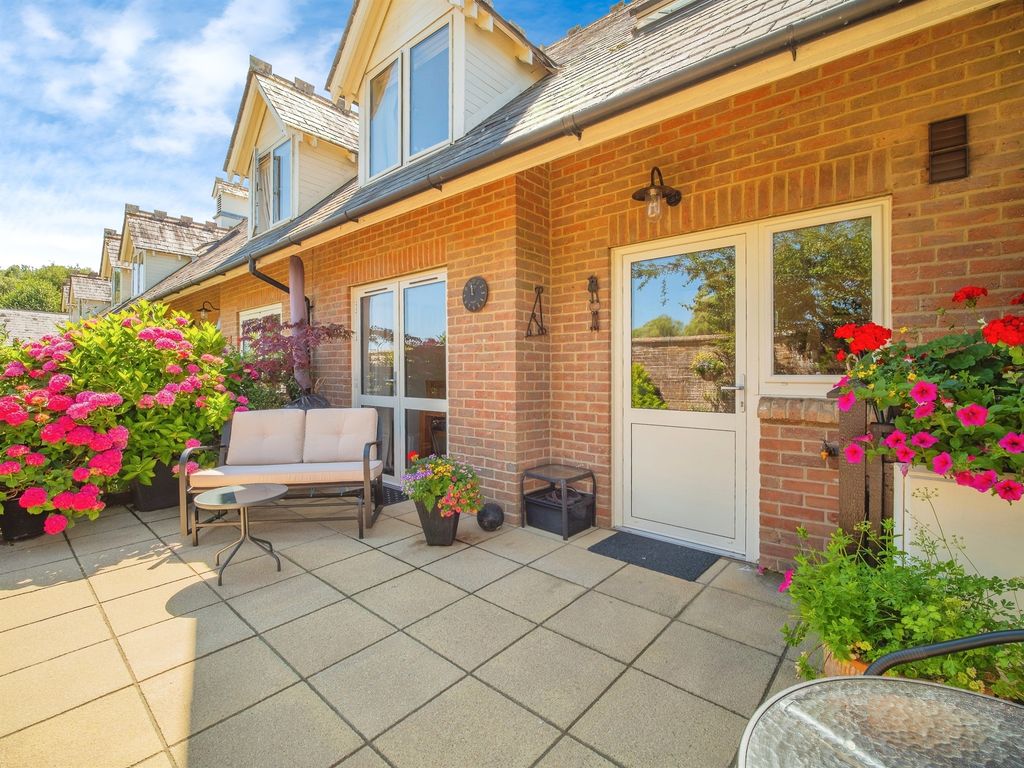 Property photo 2 of 21