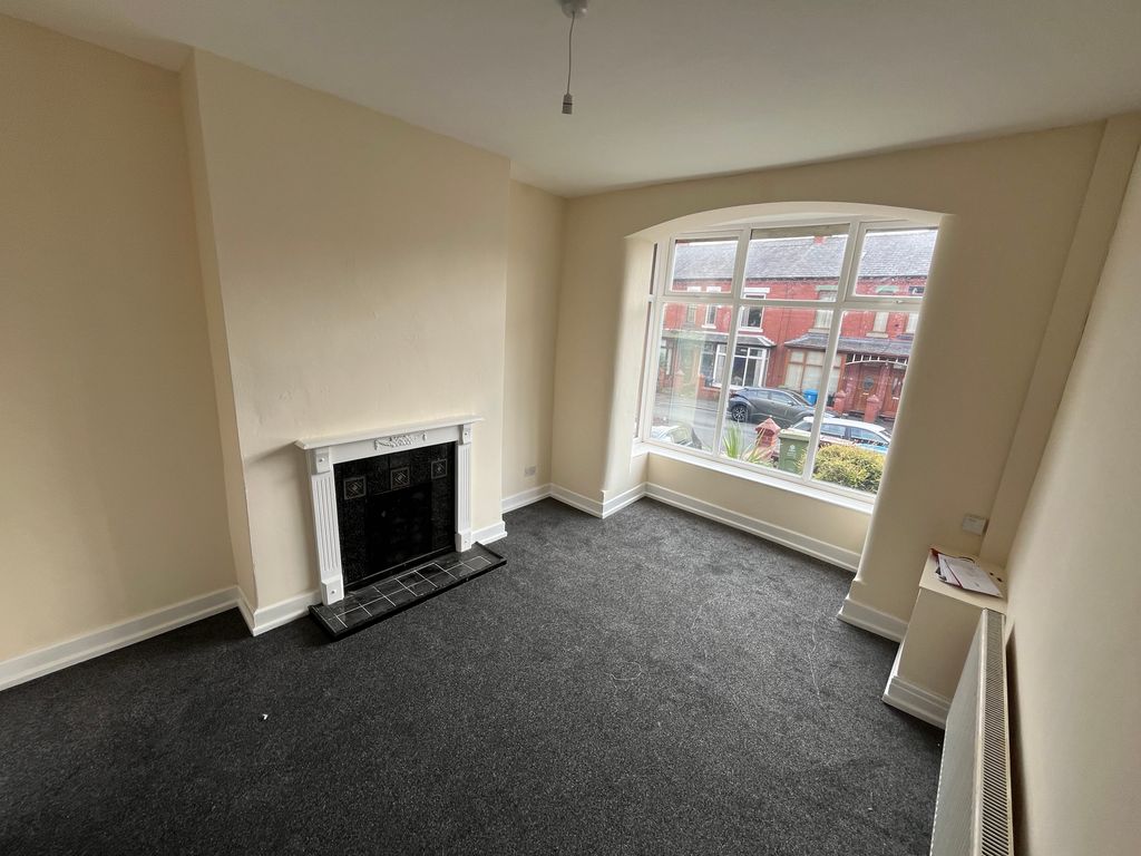 Property photo 2 of 9 Lounge