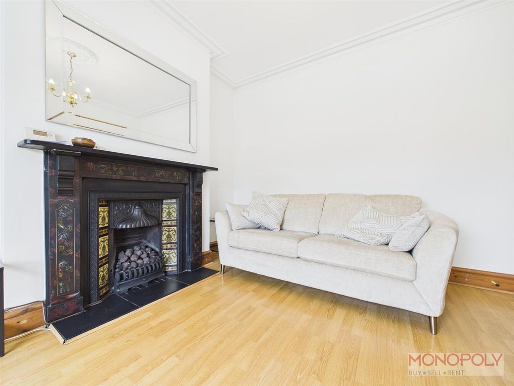 Property photo 3 of 35 Cam01943G0-Pr0670-Still004.Jpg