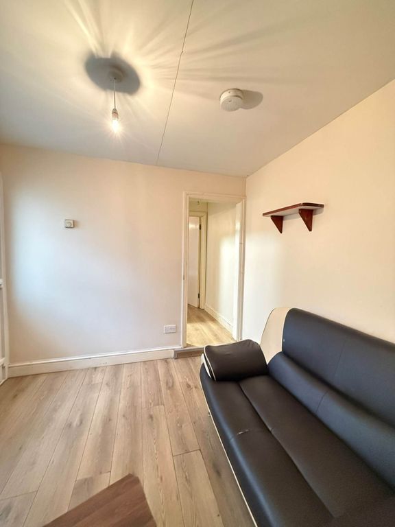 Property photo 1 of 3