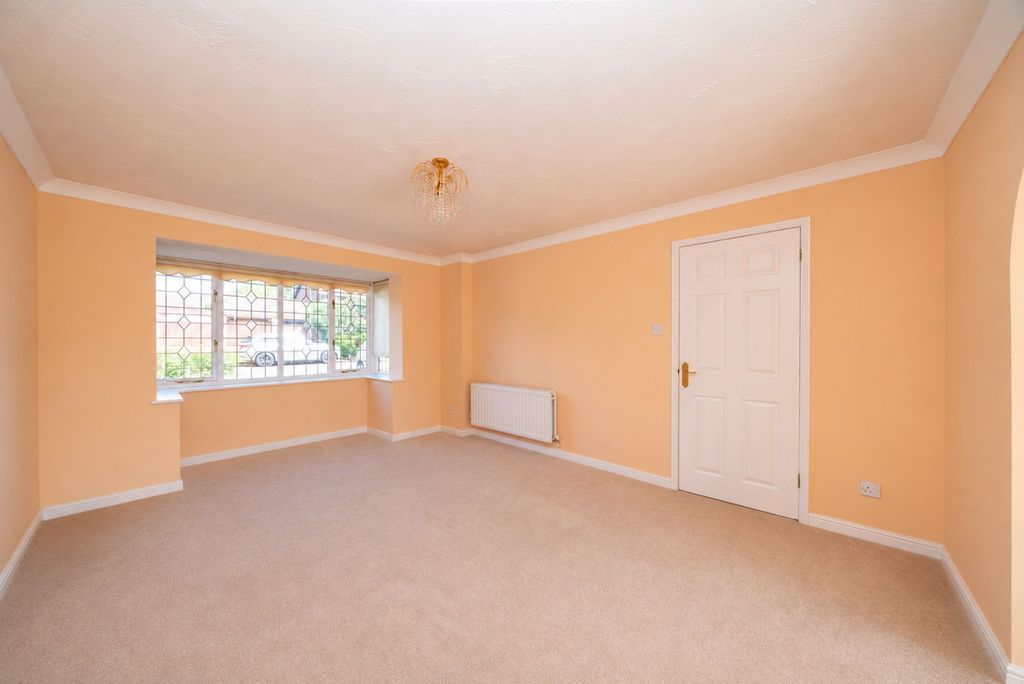 Property photo 2 of 19