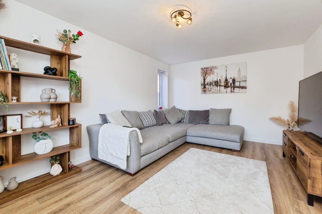 Property photo 3 of 15 Living Room