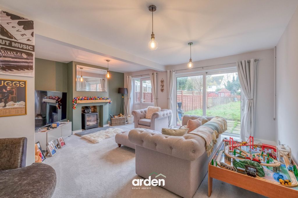 Property photo 3 of 11