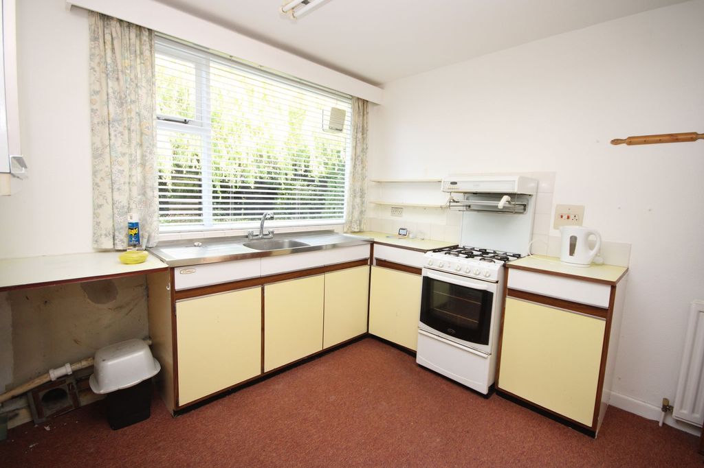 Property photo 3 of 13 Kitchen