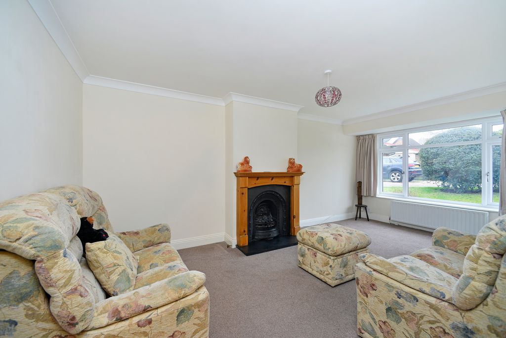 Property photo 3 of 11 Living Room