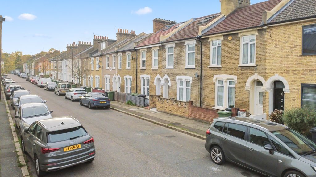 Property photo 2 of 21 4458313