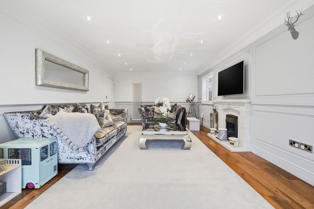 Property photo 3 of 30