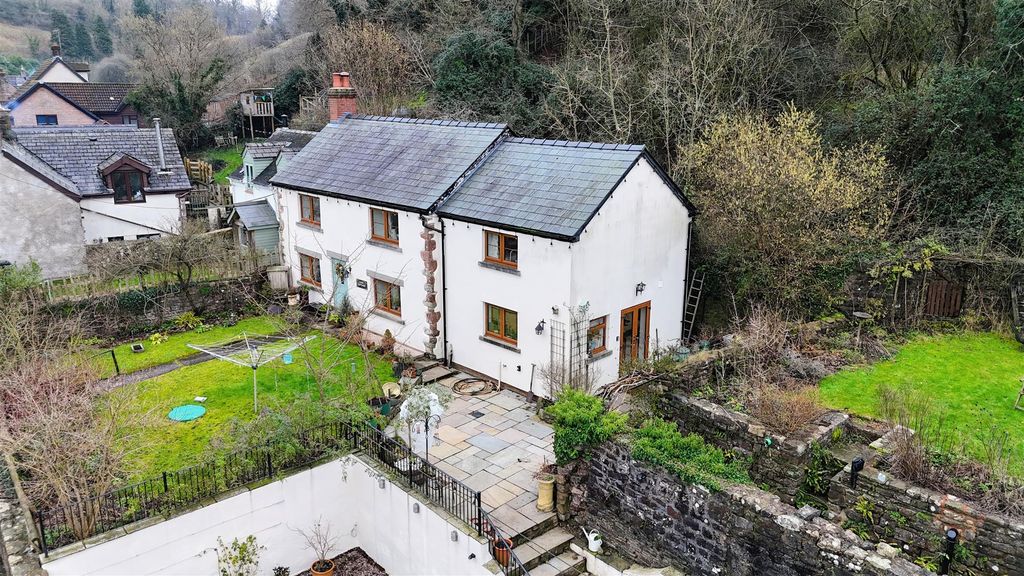 Property photo 1 of 25