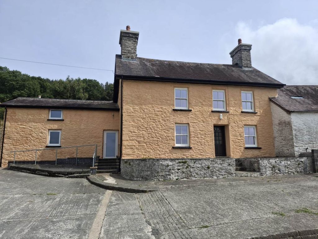 Property photo 1 of 12 F5Bd59A3-9Aec-4911-Ab20-cc66E97Eb025