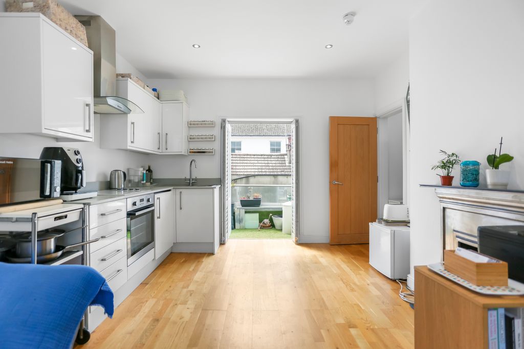 Property photo 3 of 14 296A6672
