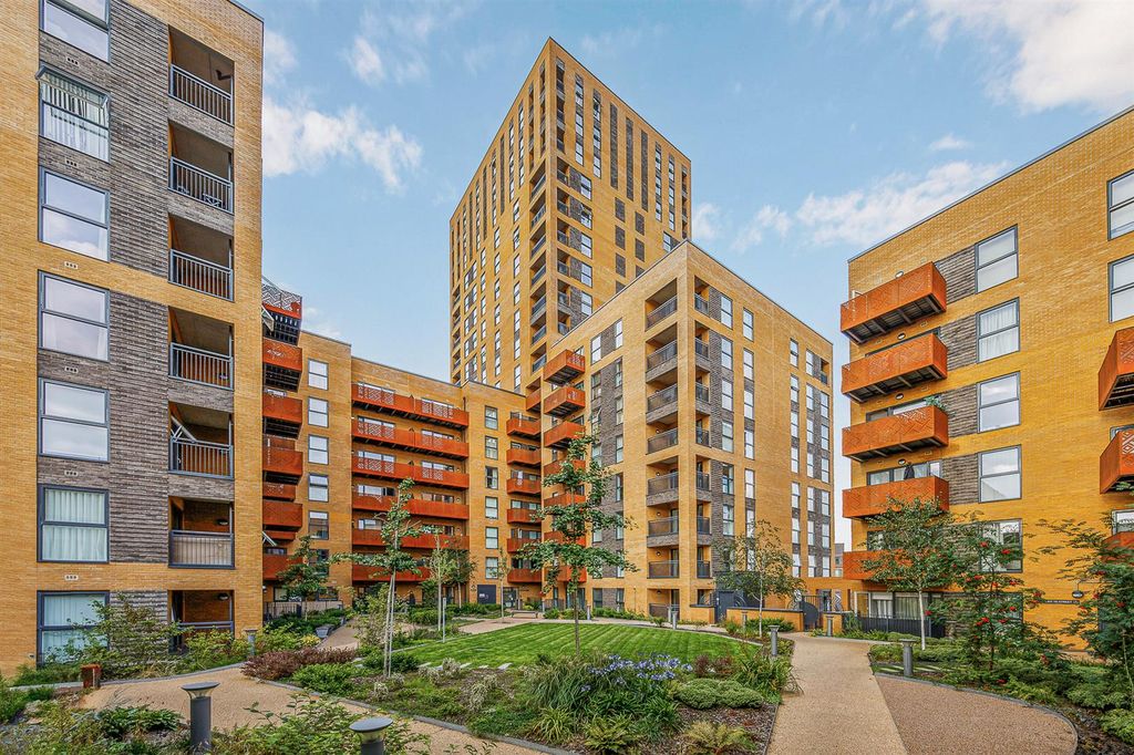 Property photo 1 of 12