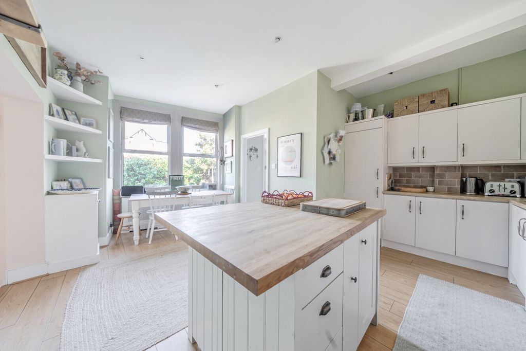 Property photo 1 of 18 1508447-23-6A7dab...