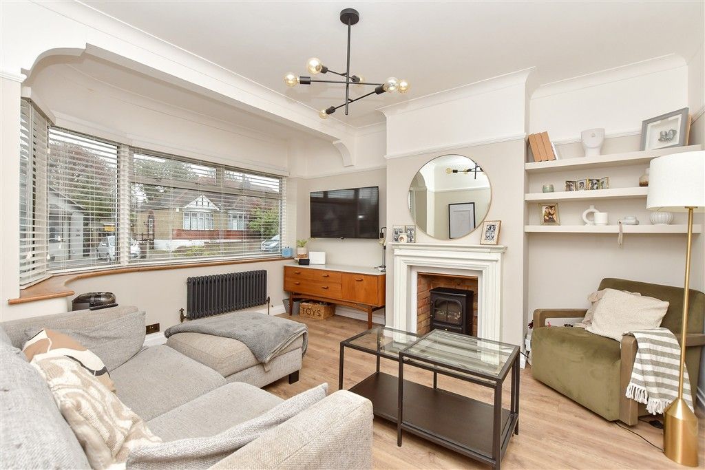 Property photo 2 of 12 Lounge