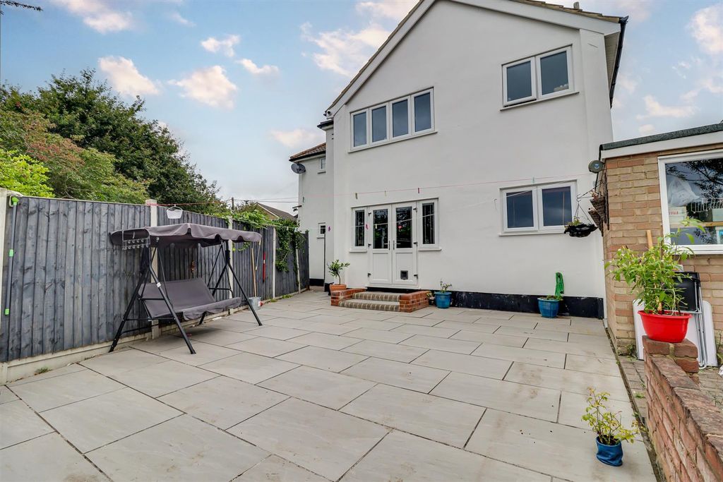 Property photo 2 of 16