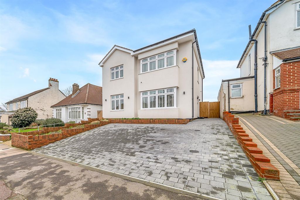 Property photo 1 of 24