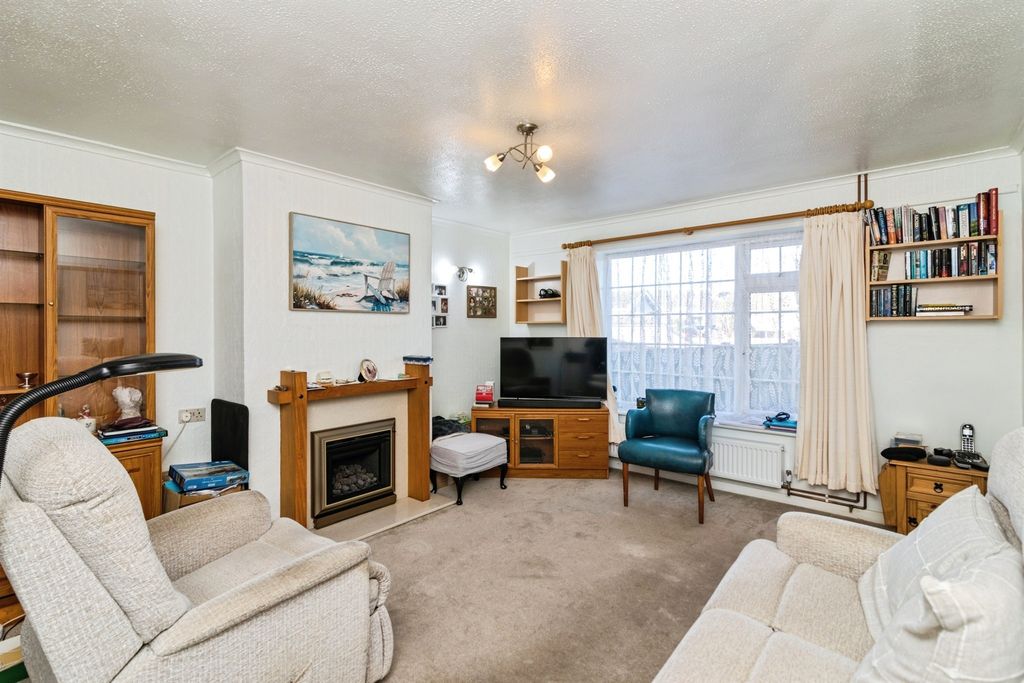 Property photo 2 of 20