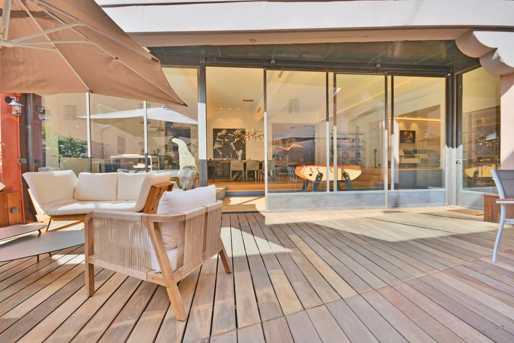 Property photo 2 of 24