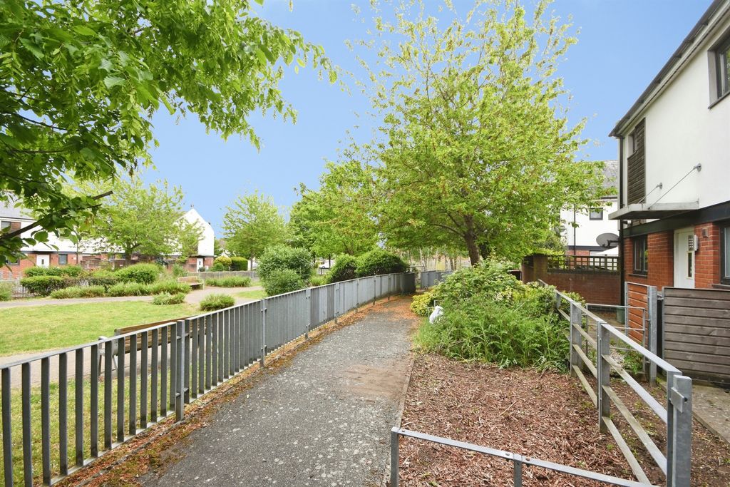 Property photo 3 of 19