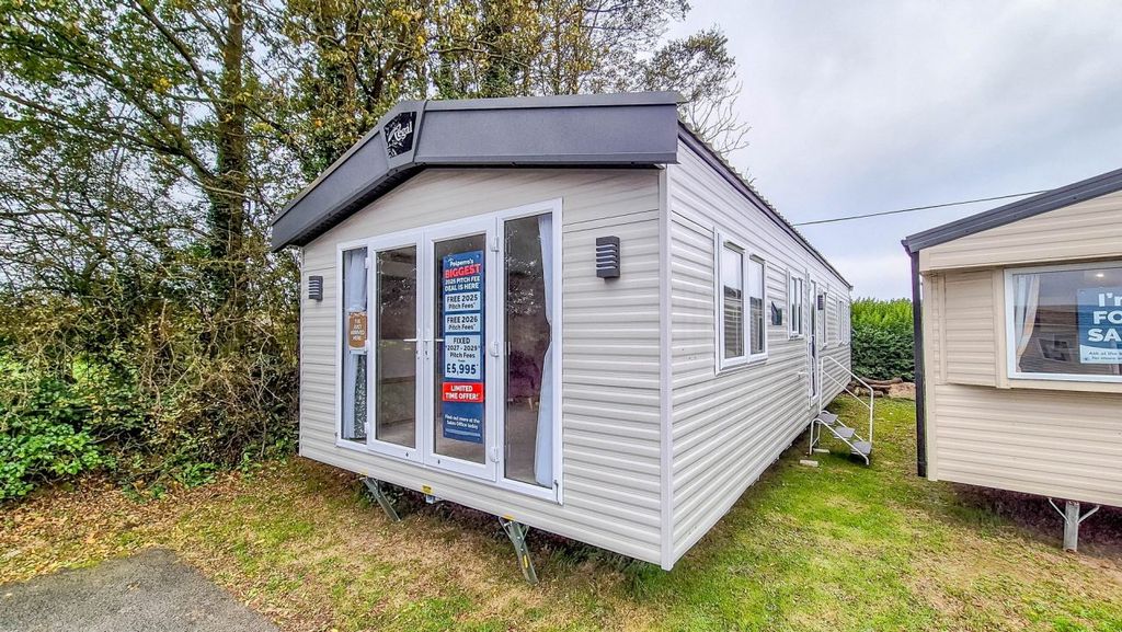 Property photo 1 of 19 Untitled 2