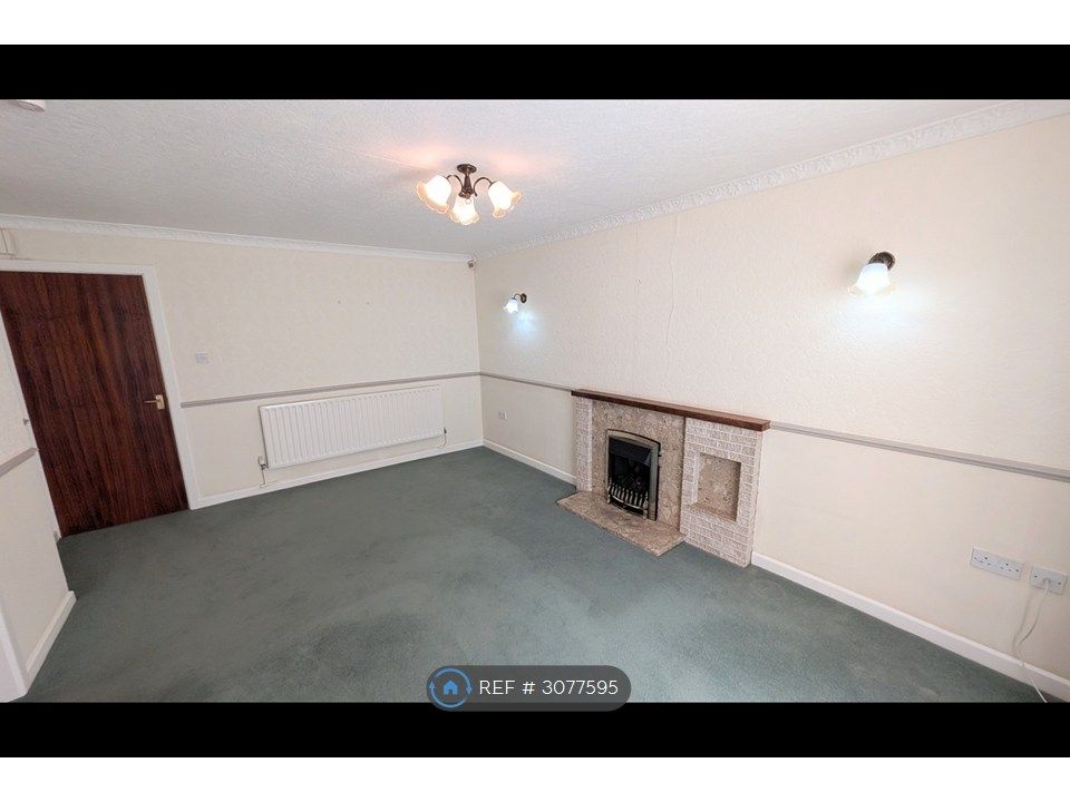Property photo 3 of 11 Living Room