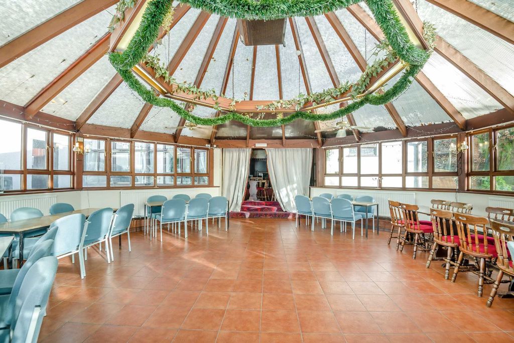 Property photo 2 of 38 P037211_02.Jpg