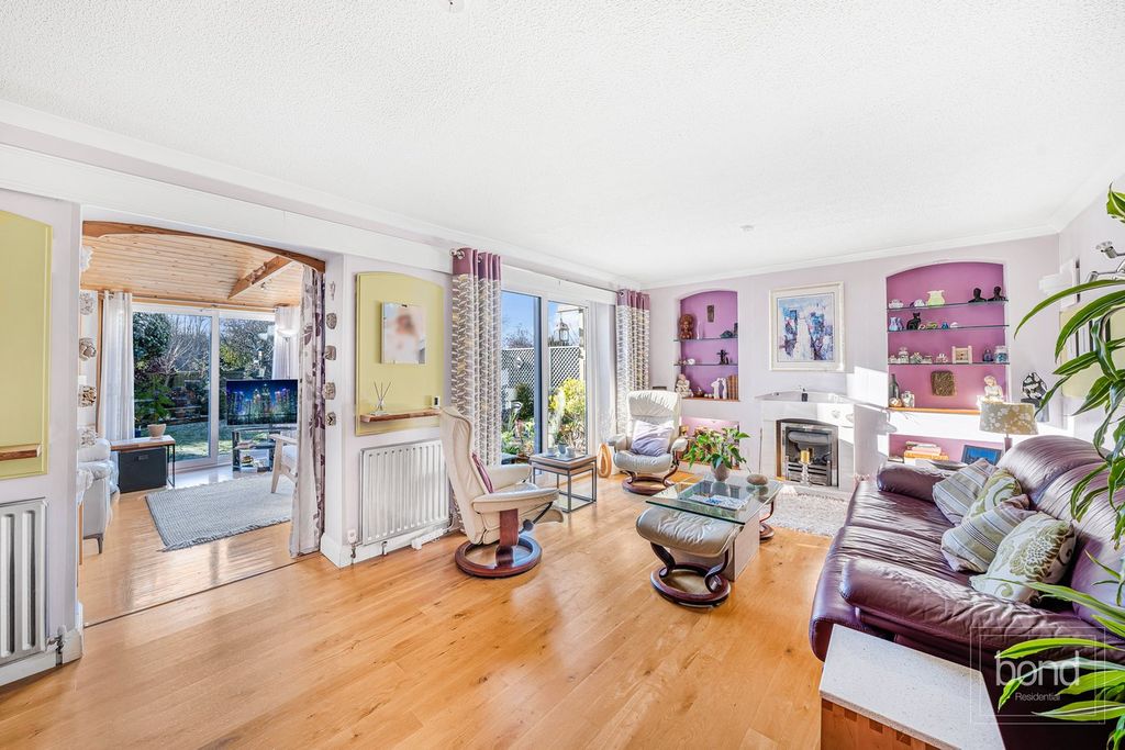 Property photo 3 of 25