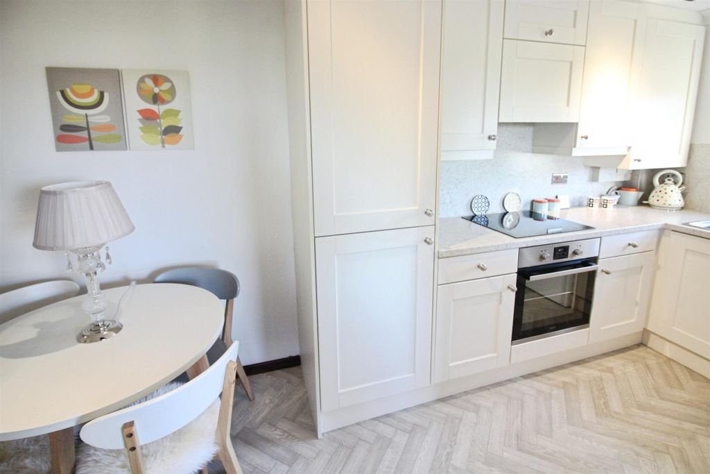 Property photo 3 of 13 Kitchen/Diner